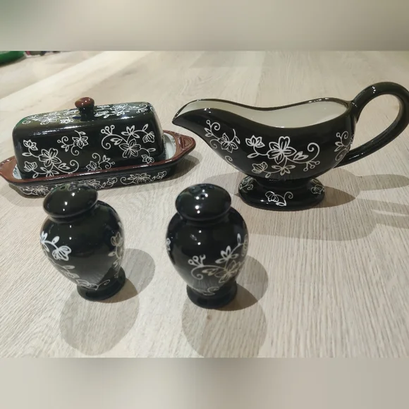 Temptations Dinner Table Set - Picture 3 of 6